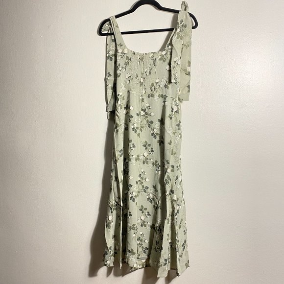 Reformation Twilight Dress in Verde - Picture 9 of 16